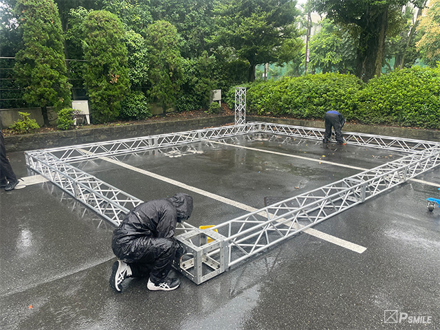 トラス設営