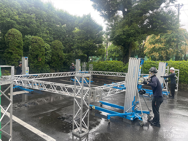 トラス設営