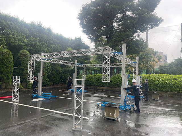 トラス設営